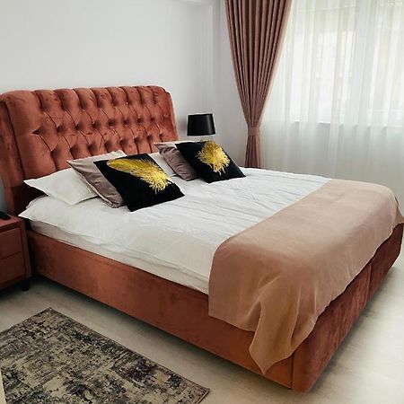 Luxury Queen Campulung Moldovenesc Luaran gambar